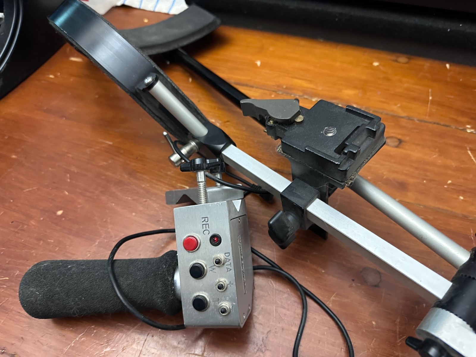 VariZoom LSP‑92 Shoulder Camera  Stabilizer & VariZoom Controller for All-in-One