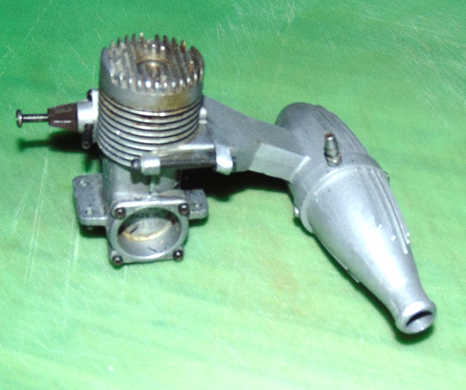 Fox 25 RC Model Airplane Engine wth muffler, used lightly