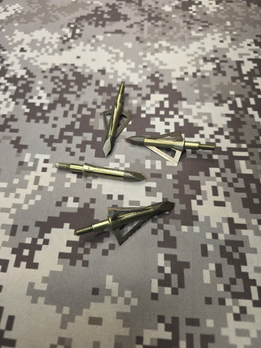 4 MUZZY 3 BLADE 100 GRAIN SCREW IN BROADHEADS FOR PARTS 4 FERRULES BOWHUNTING