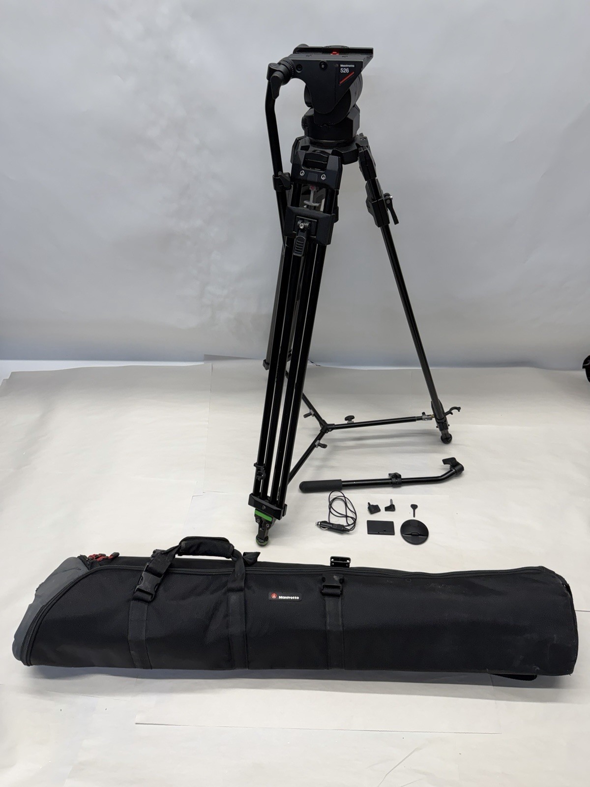 Manfrotto 526 Fluid Video Head & 545B TripodLegs Kit w/ Bag & 2 Pan Bar Handles!