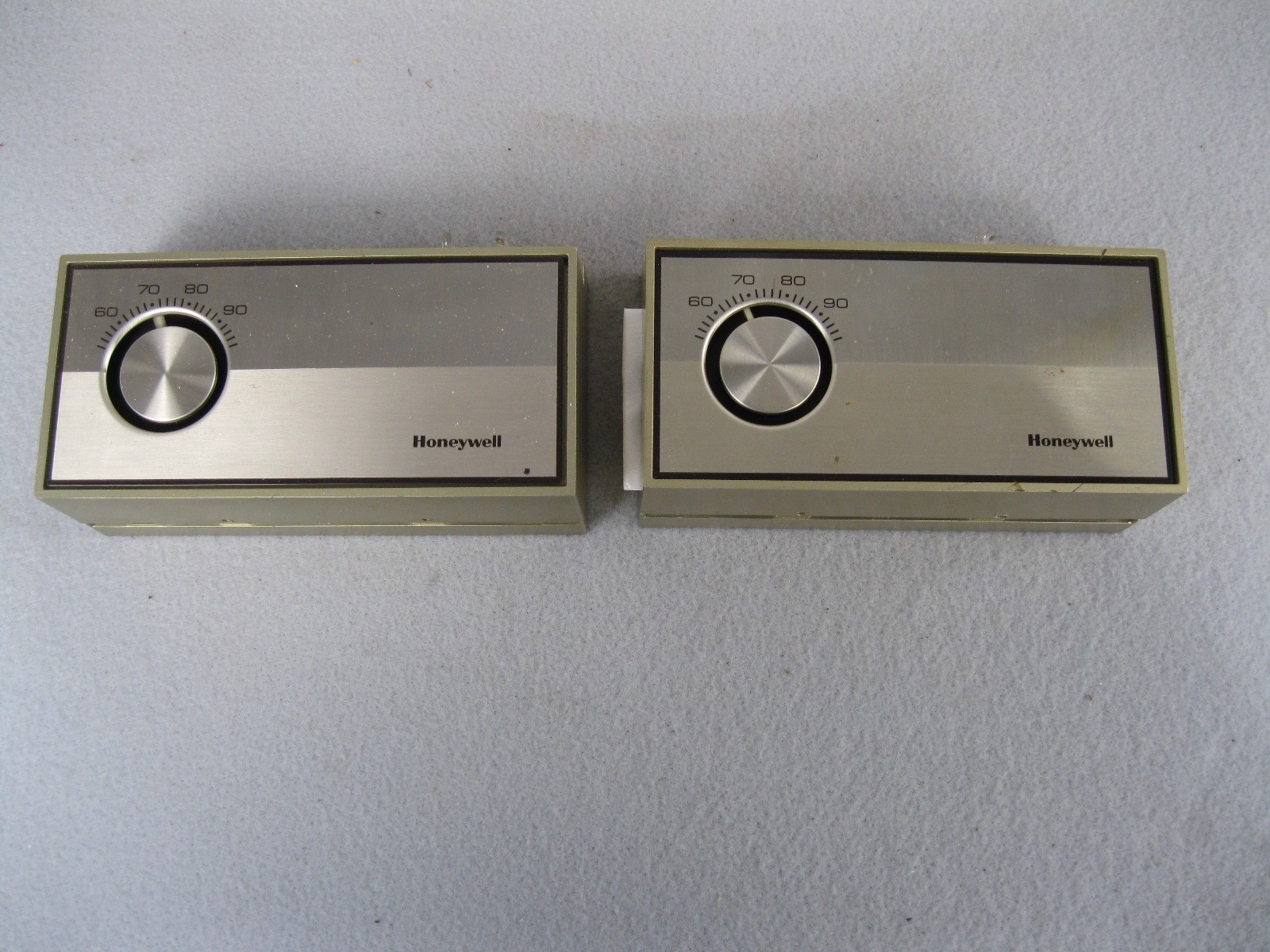 Pre Owned Honeywell T874C1018 Multistage Thermostat Only!! NEW open box