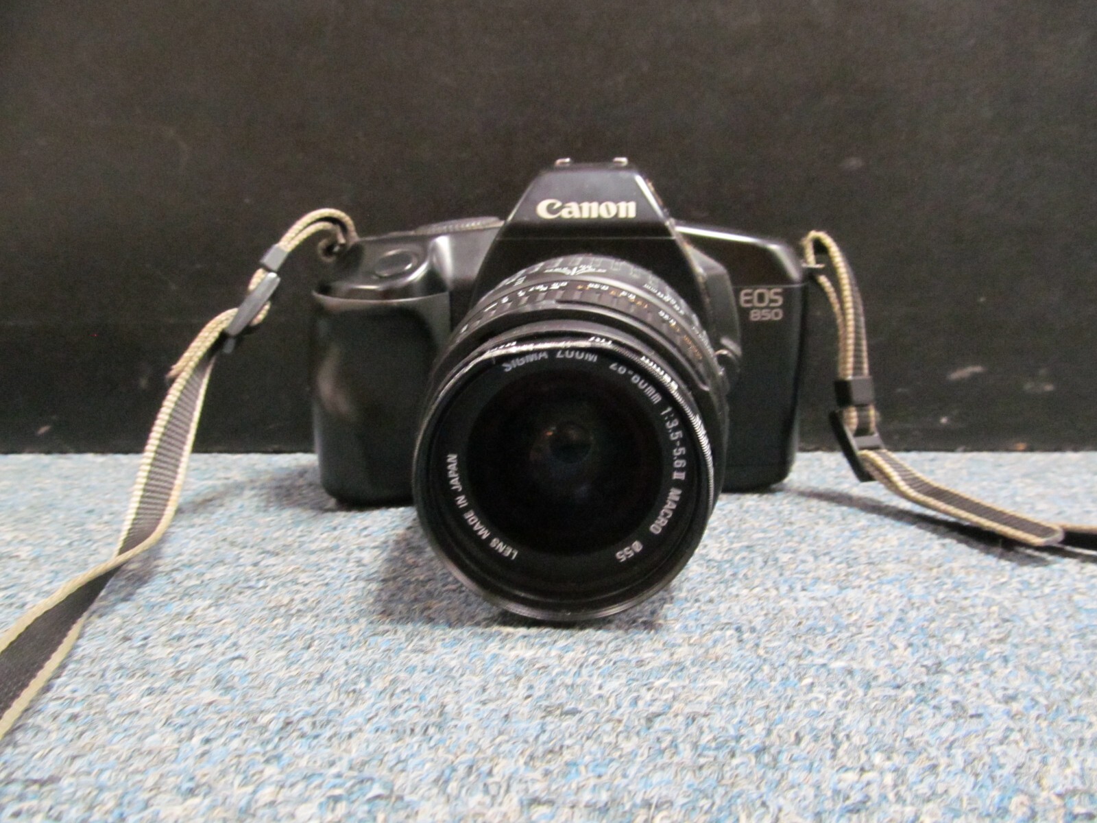 Cannon Camera EOS850 with Sigma Lens - AS IS (For Parts Only)