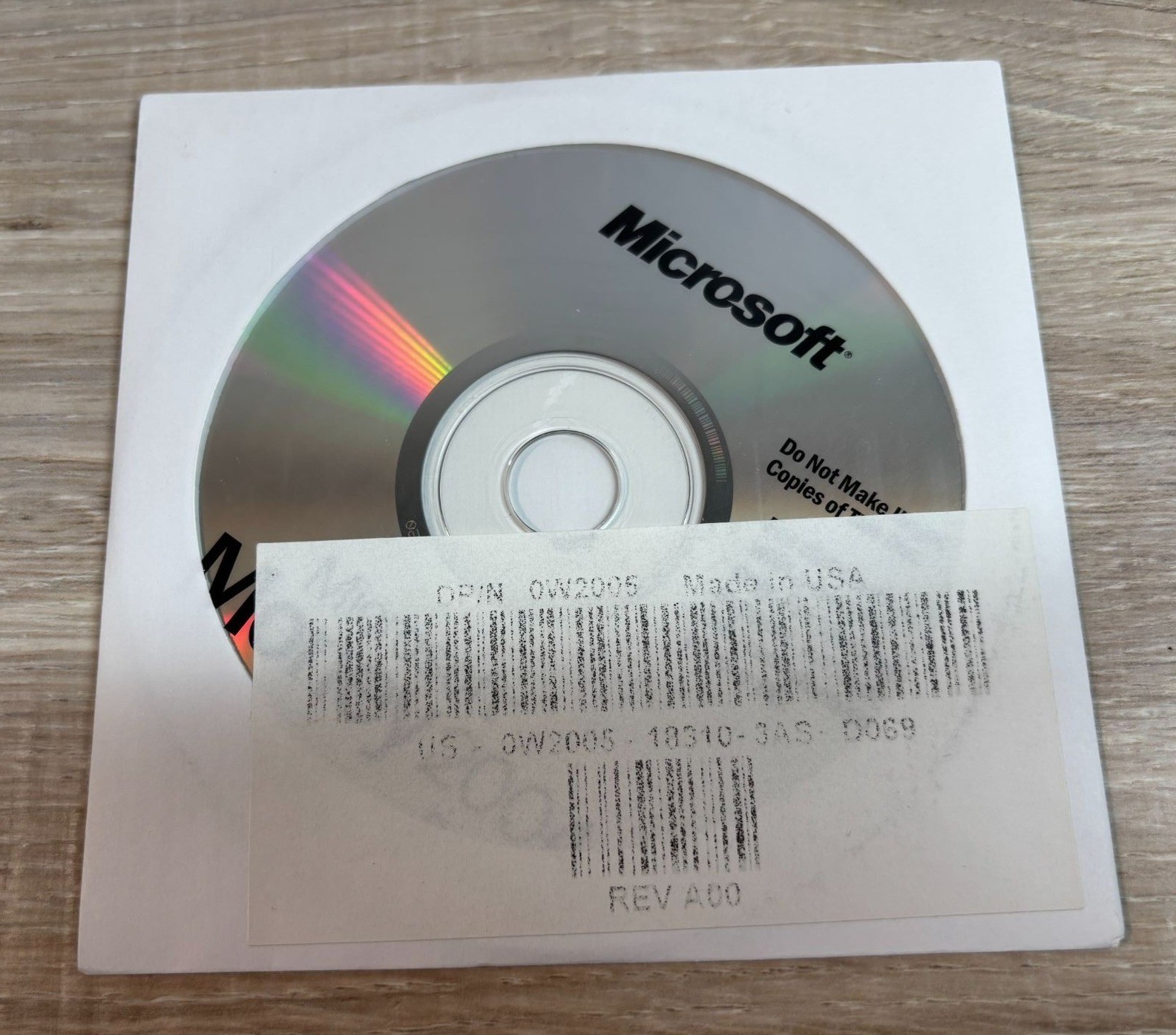 New Microsoft Money 2004 Deluxe North America CD With Key For Dell PCs