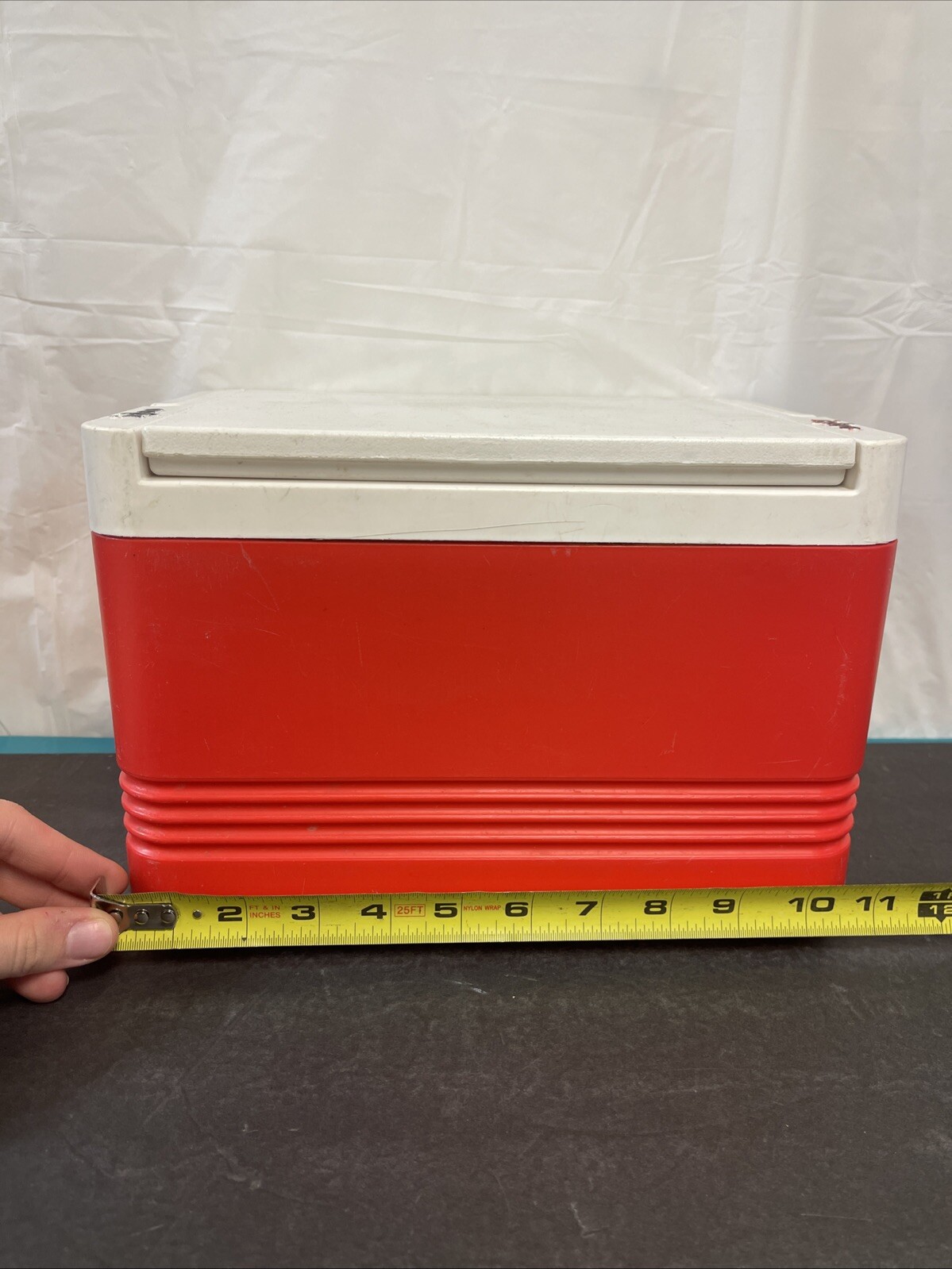 Vintage Igloo Legend 6 Red/ White Cooler Flip Top