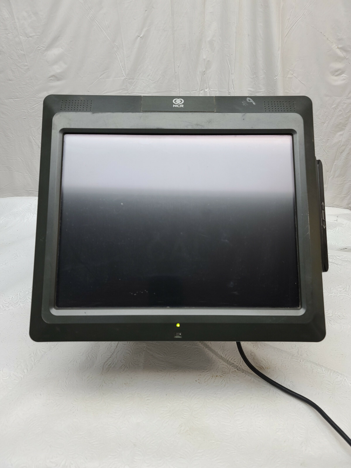 NCR RealPOS Touchscreen POS Terminal 70XRT - NOT WORKING