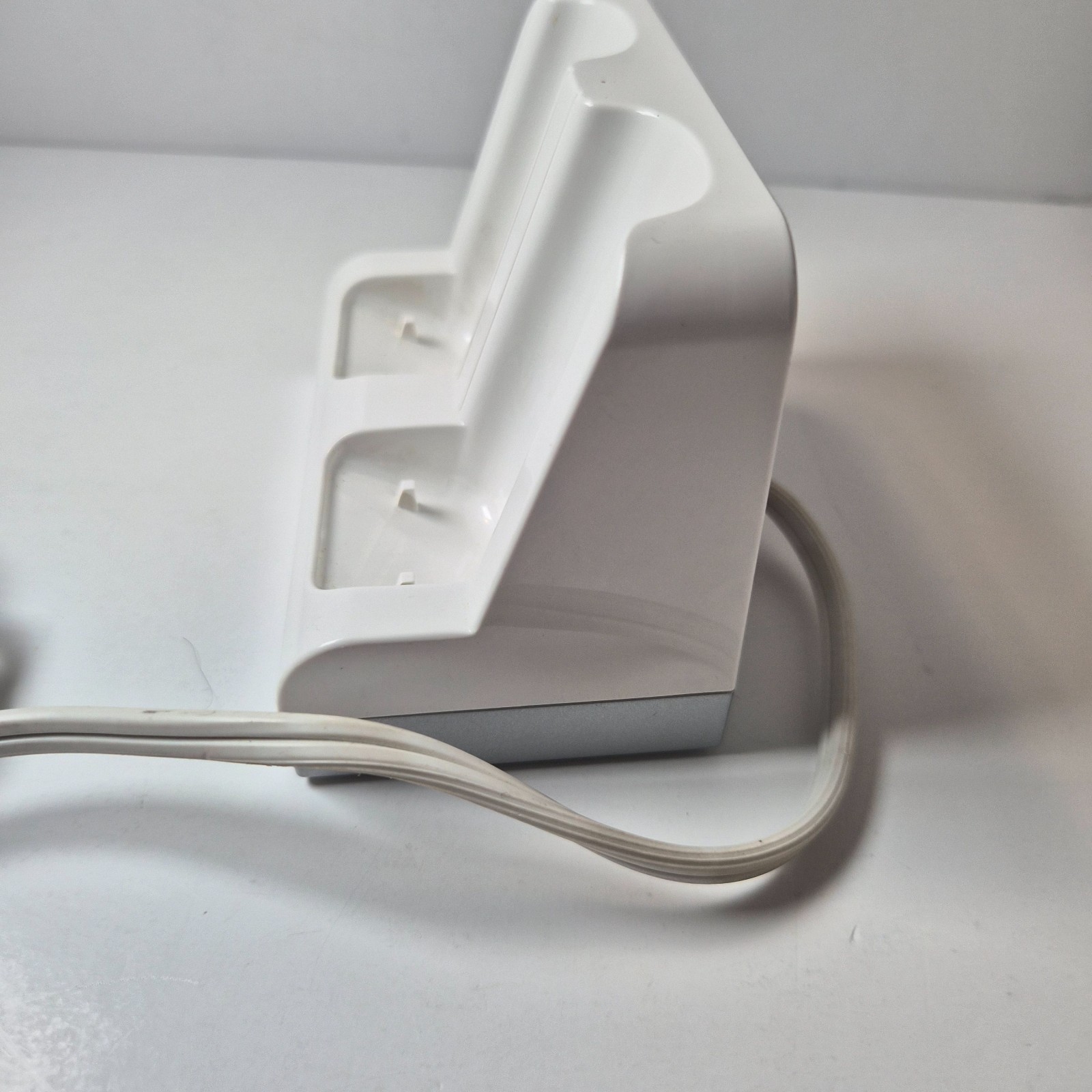 Nyko Wii Remote Charge Station Dock Base Only Tested (N1)