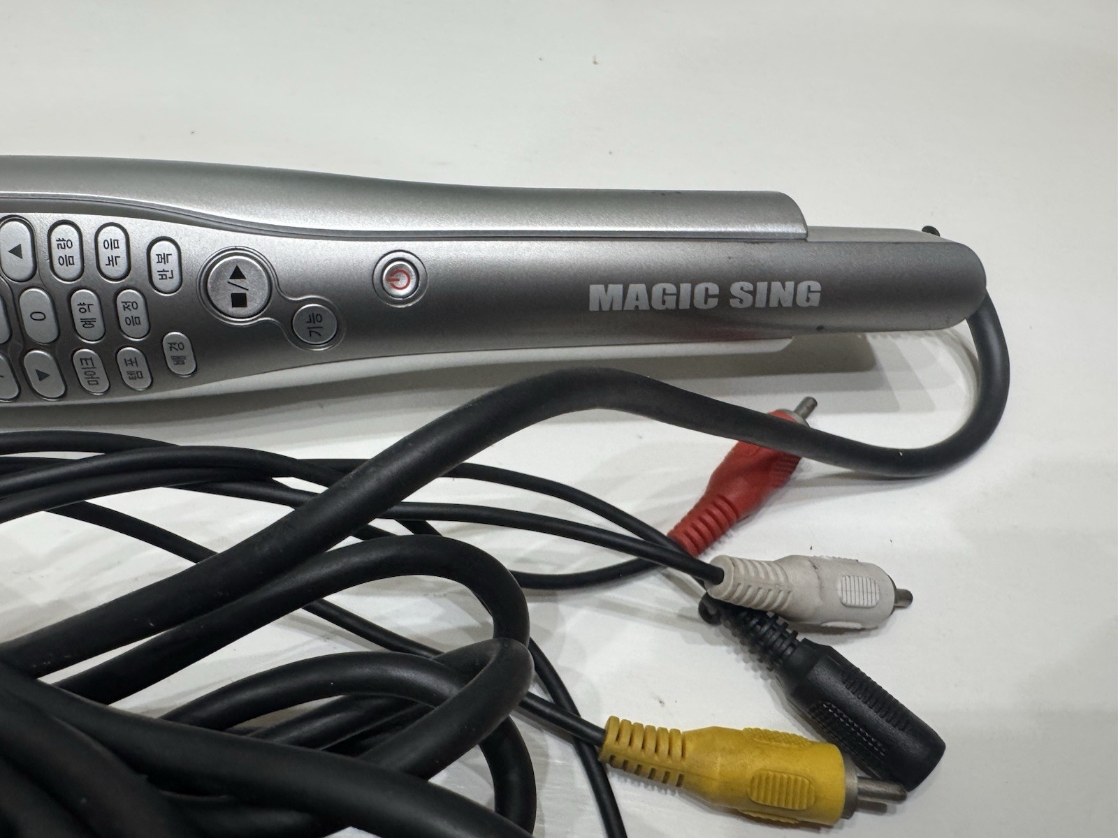 MAGIC SING Karaoke Microphone L000012 and Cable.