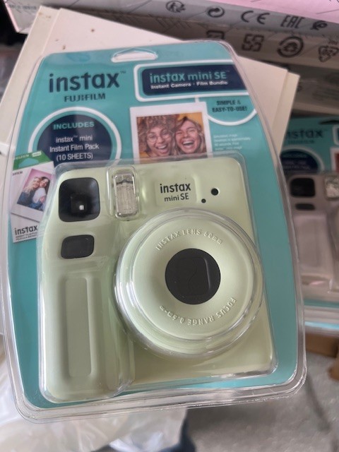 NEW Fujifilm instax Mini SE Instant Camera with Bonus 10 pack Mini Film, Green