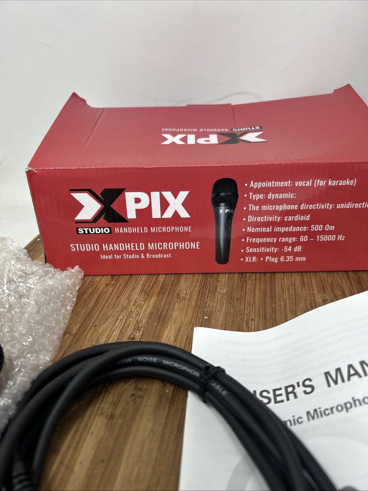 Dynamic Microphone Vocal Studio Handheld & Cable 60Hz to 15kHz XPIX