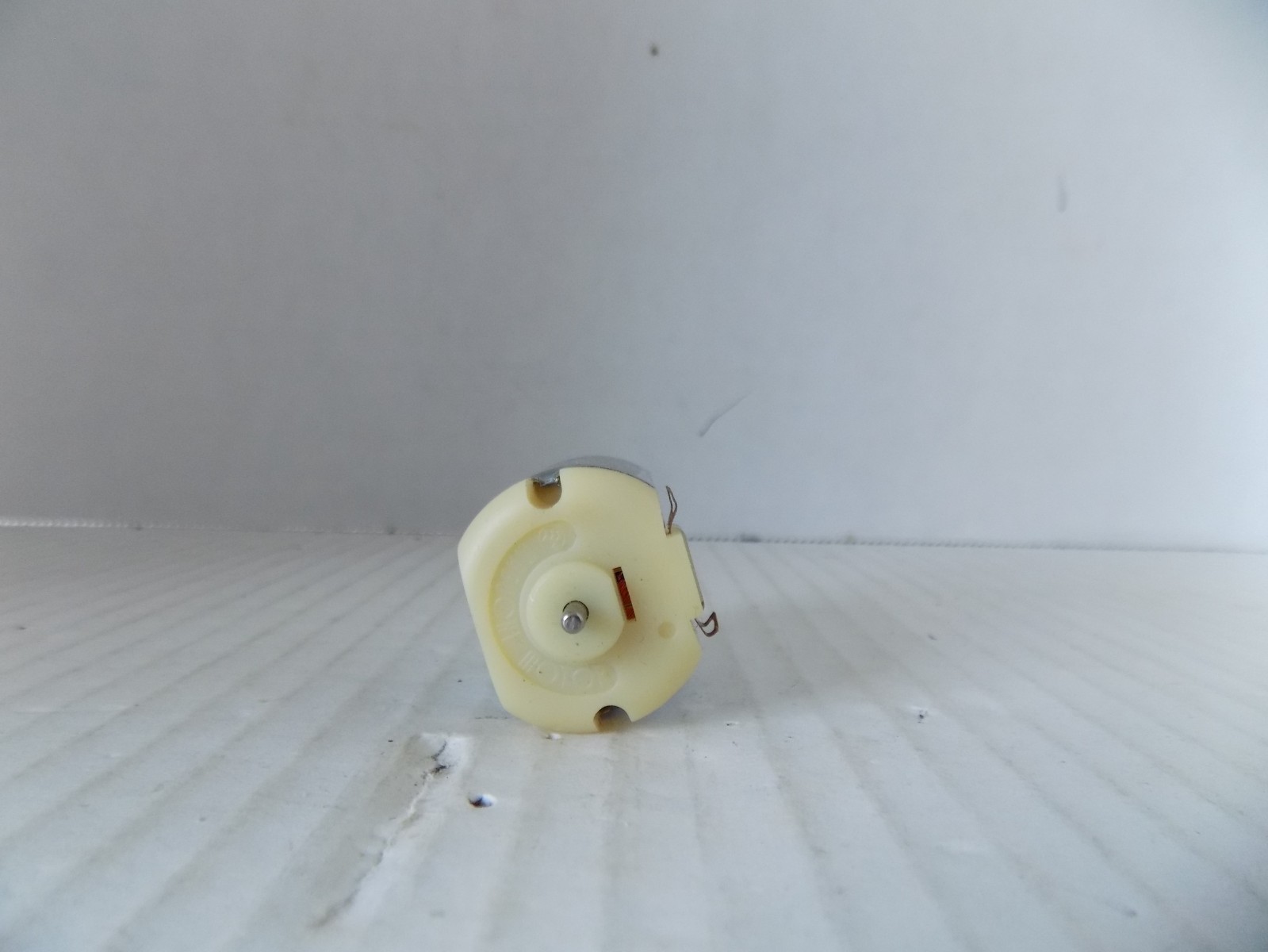 HO SCALE 12 VOLT MOTOR NEW / TESTED (Z) PO