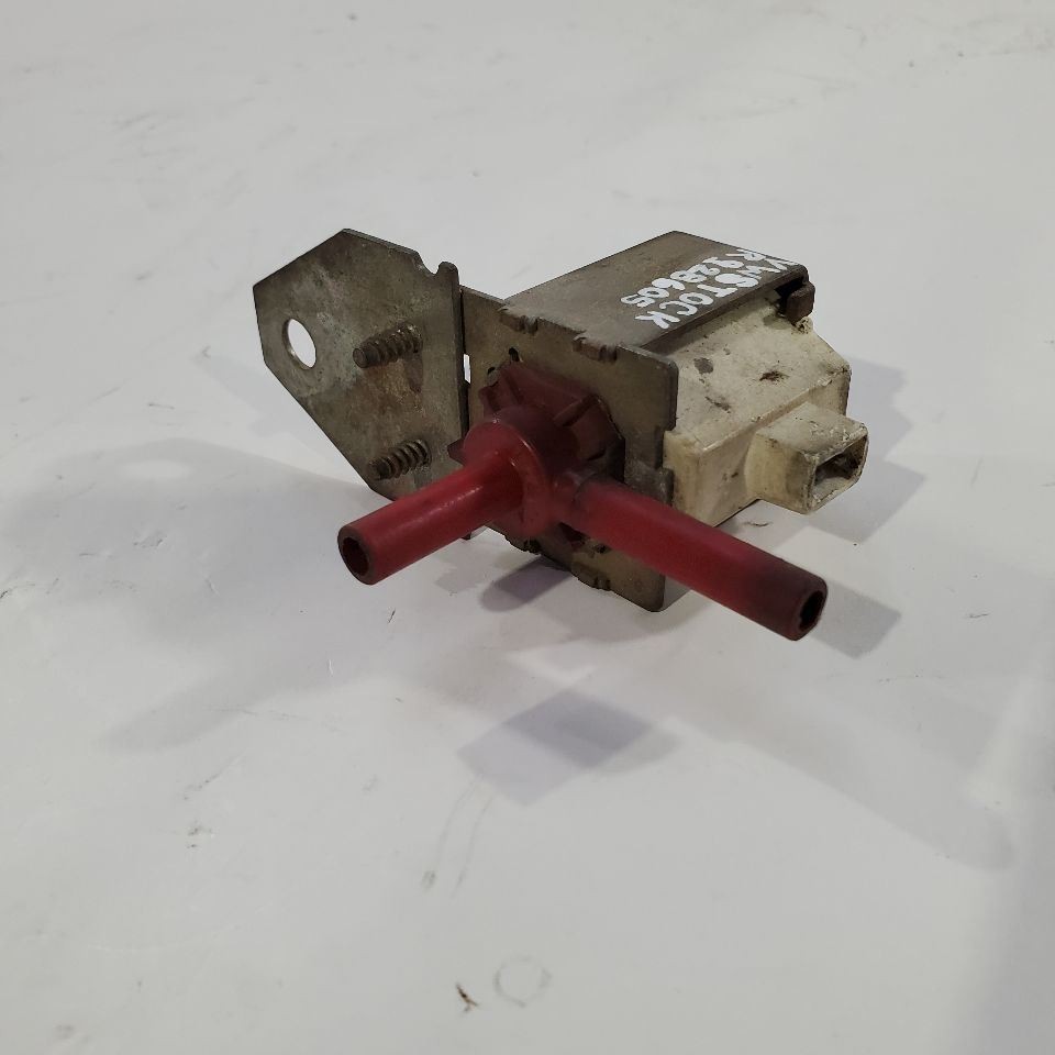 1983 Volkswagen Vanagon OEM Boost Solenoid Control Module 035906283A