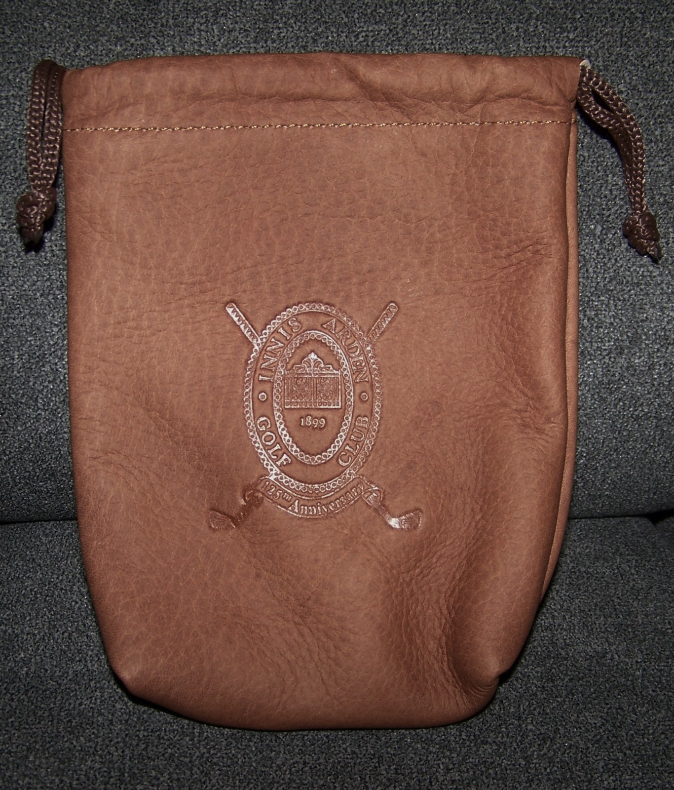 NEW Embossed Leather Valuables Pouch w/ Drawstring INNIS ARDEN GOLF CLUB Brown
