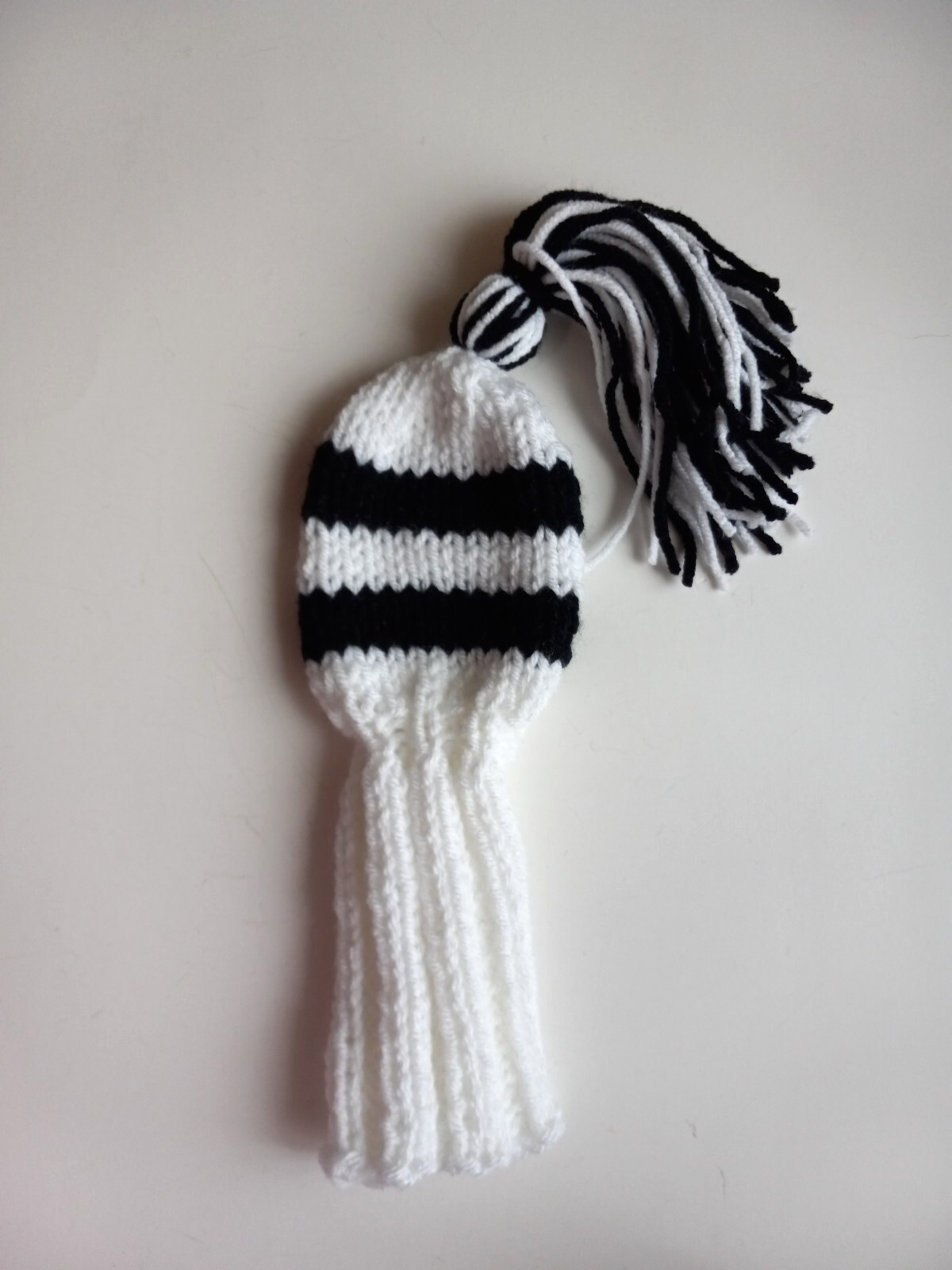5-wood Hand Knit Golf Club cover, 9.5-inches White/Black/Tassel