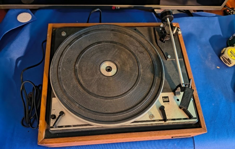 Dual 1214 Turntable - No Cartridge- For Parts Or Repair -Sold AS IS