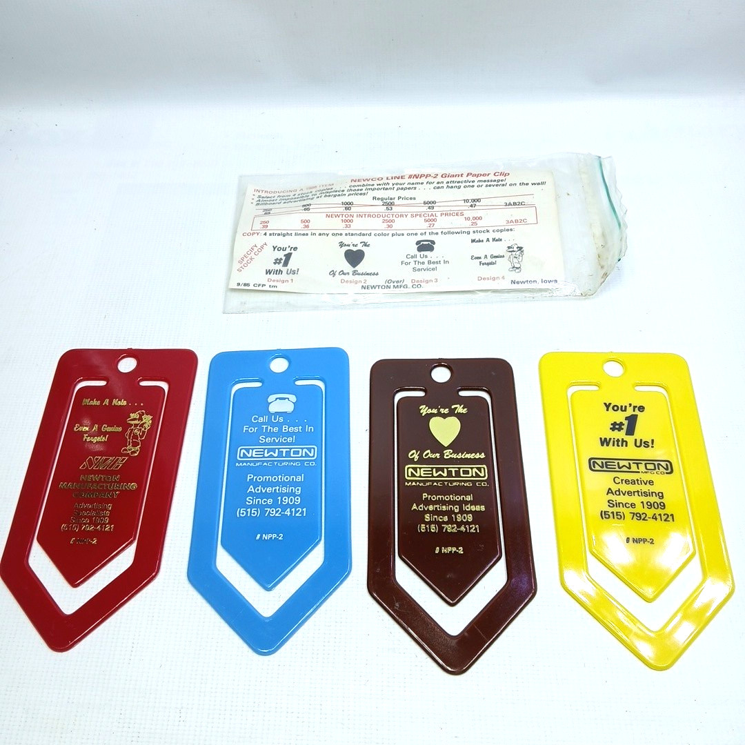 Lot Of 4 Big Plastic Acrylic Giant Paper Clip Desk Decor MULTICOLORS  6.5”