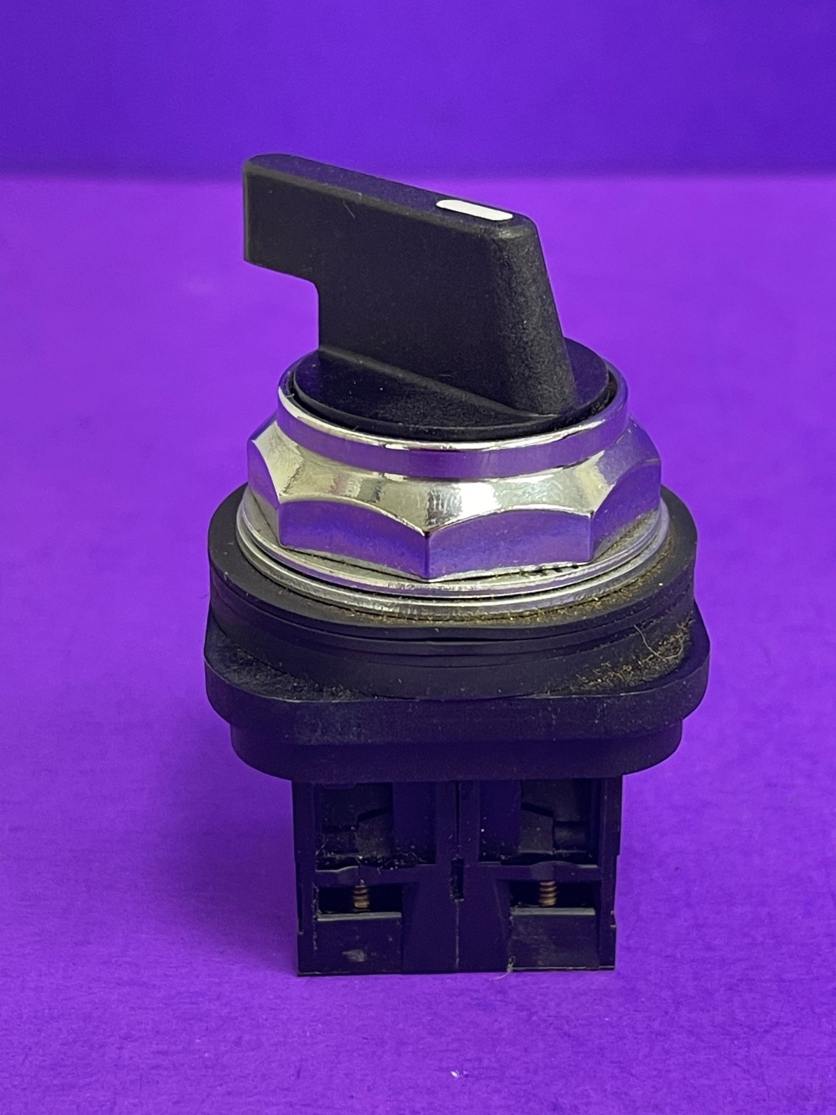 Telemecanique XB3BJ33 Selector Switch 3 Position, 2 NO