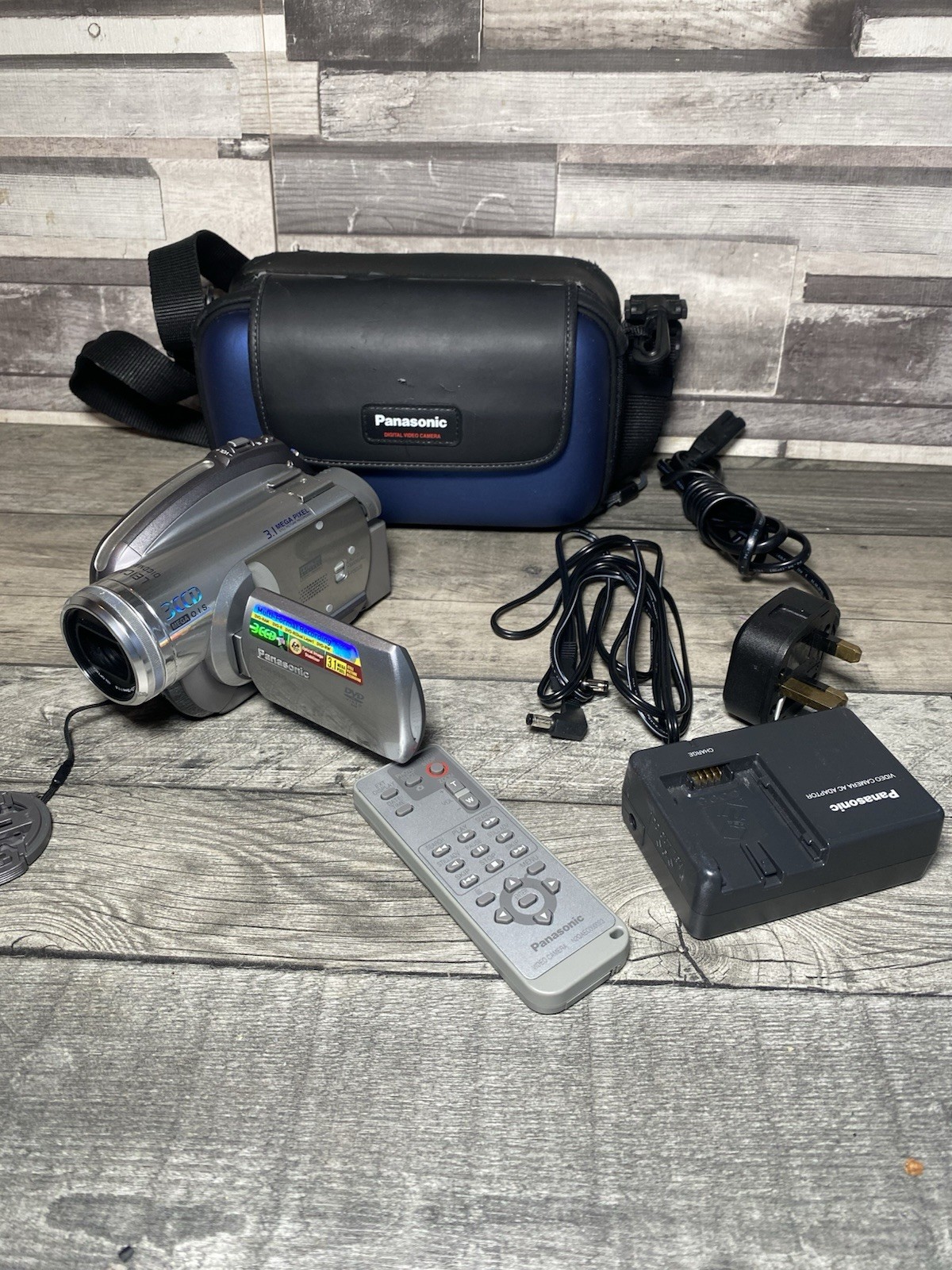 Panasonic VDR-D310  DVD Camcorder Video Camera Bag Accessories