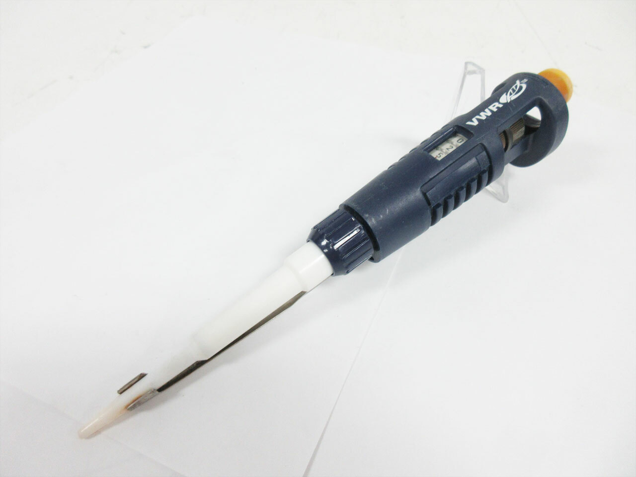 VWR PIPETTE PIPET 10 - 100 uL ADJUSTABLE SINGLE CHANNEL