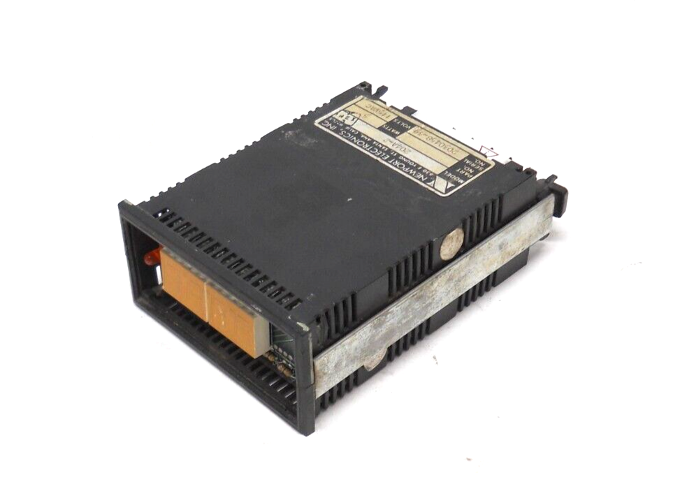 NEWPORT 204A-2 DIGITAL INDICATOR PANEL METER 115VAC 5W