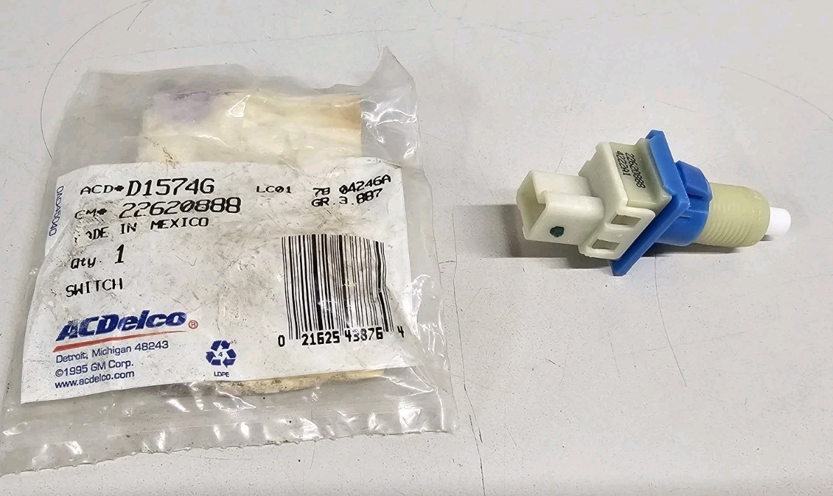 GENUINE GM Cruise Control Release Switch 22620888 D1574G CAMARO REGAL 1994-2007