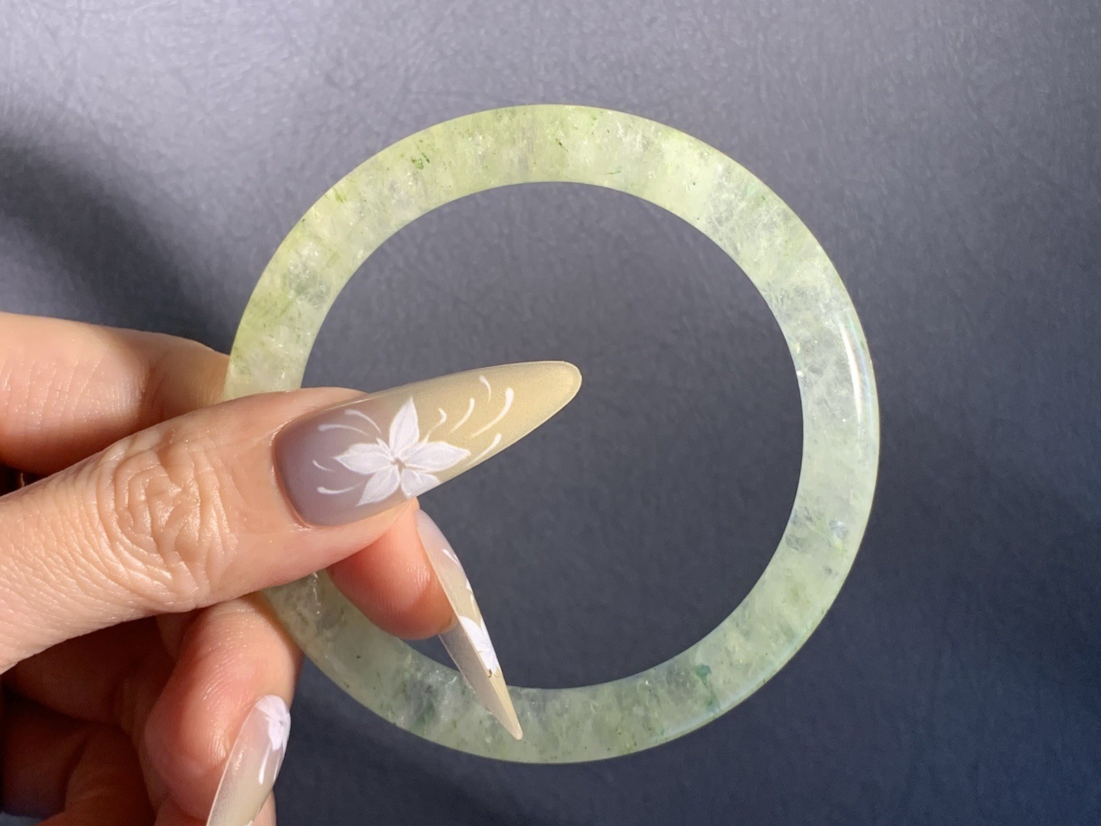 58.1mm Natural Green Mica Crystal Bangle/ Beautiful Natural Crystal Leaves/