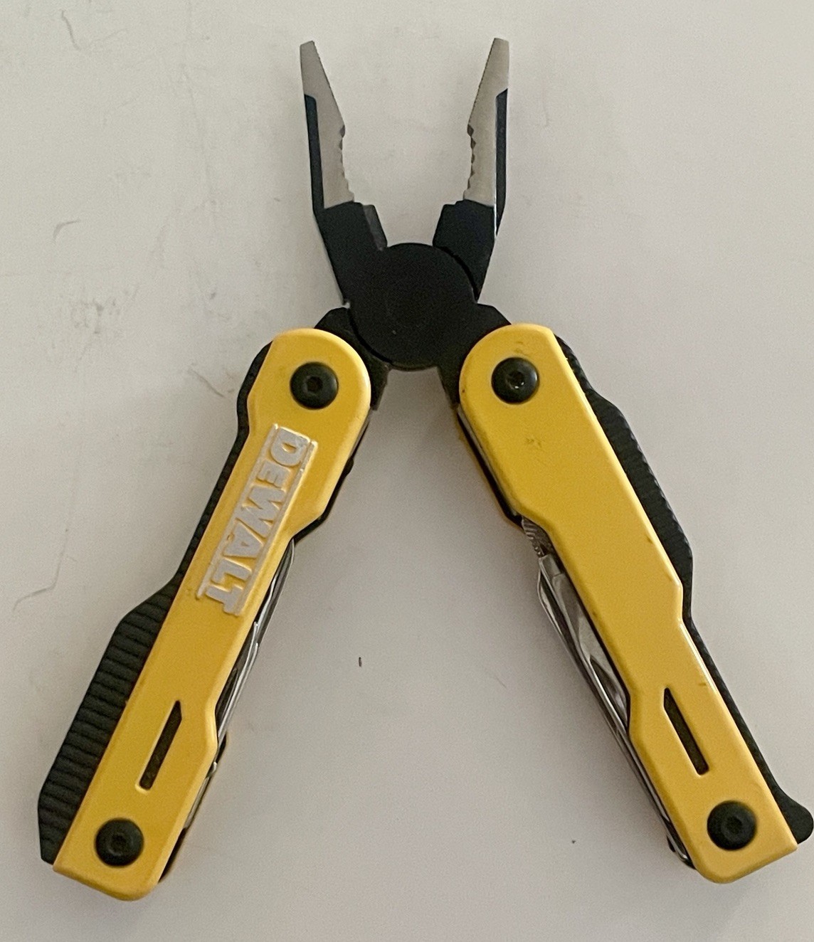 DEWALT MT 16 MULTITOOL ~ PREOWNED