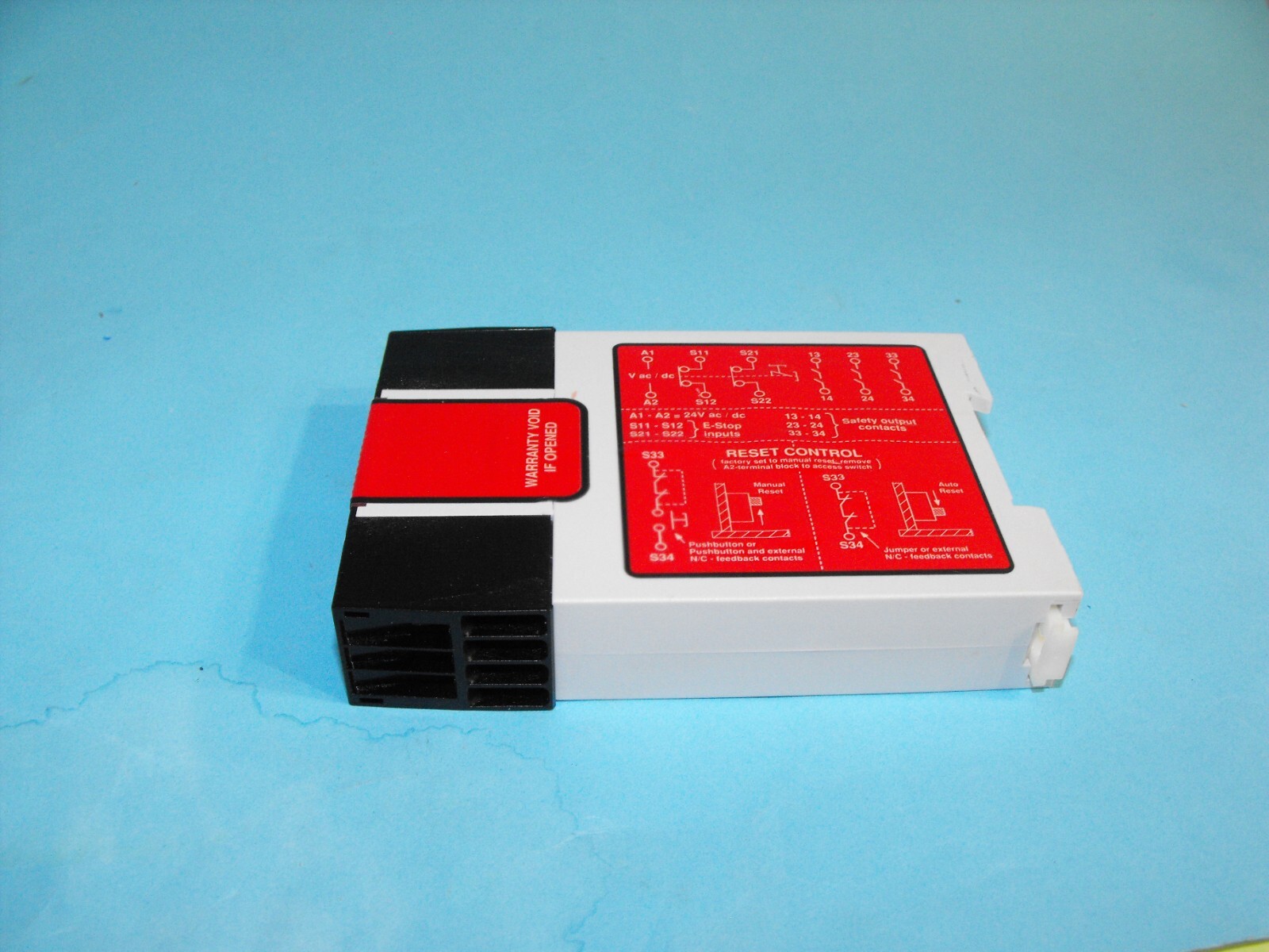Banner ES-FA-9A.E-Stop Safety Relay Module 24V AC/DC.USED