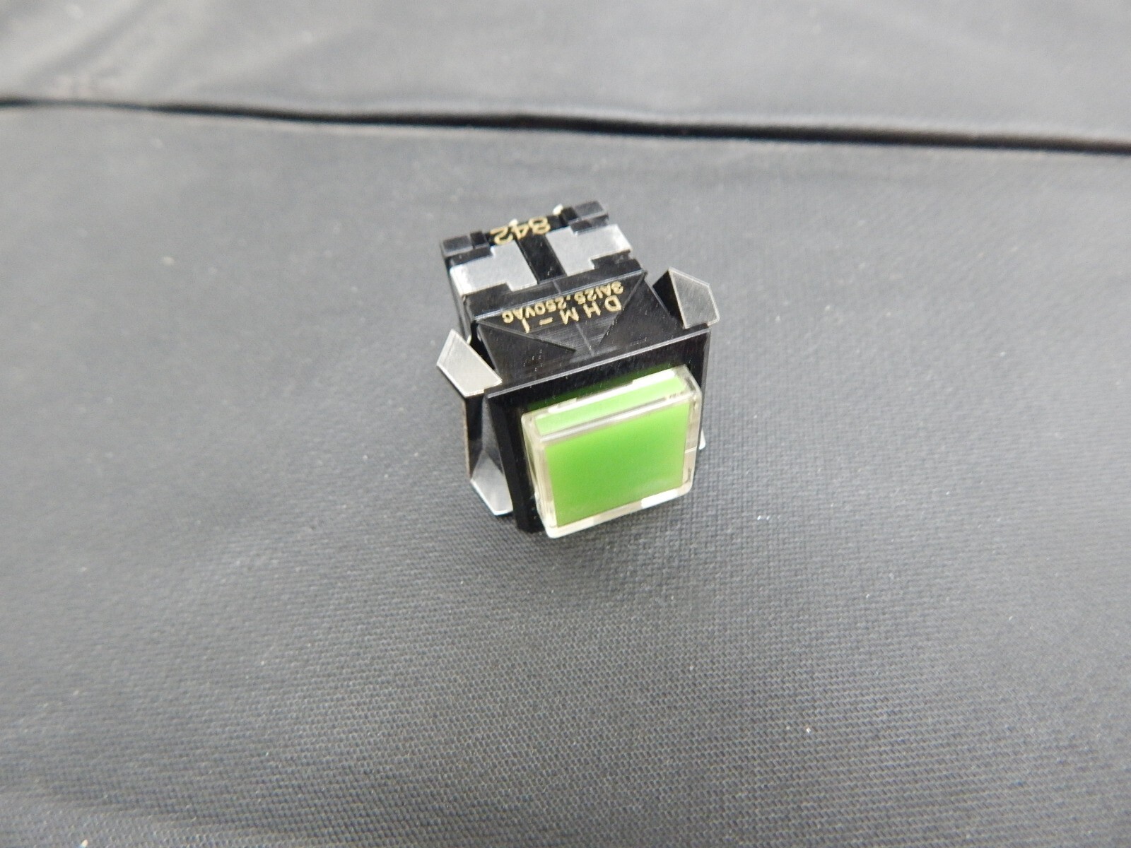 IEE/ATLAS DHM-1S8-CGP GREEN PUSH SWITCH DHM-1S8 - USA SELLER FAST SHIPPING
