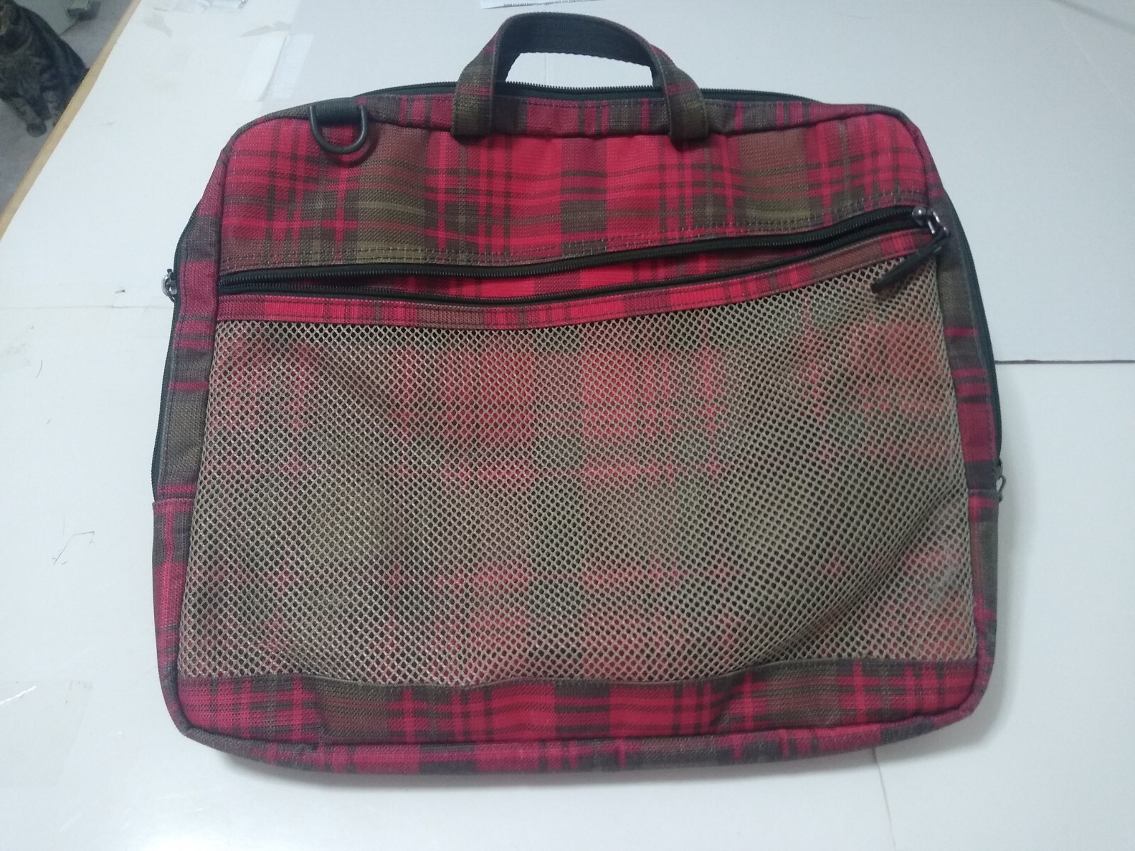 Laptop carrying case plaid print mesh outer pocket approximately 15x13