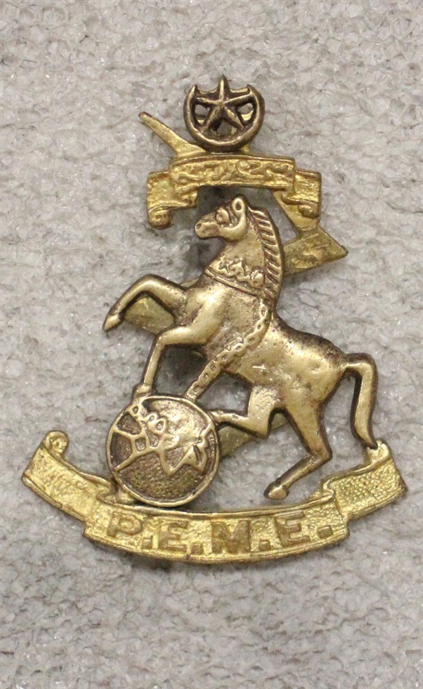 Pakistan Army: Electrical & Mechanical Engineers - metal badge 1566