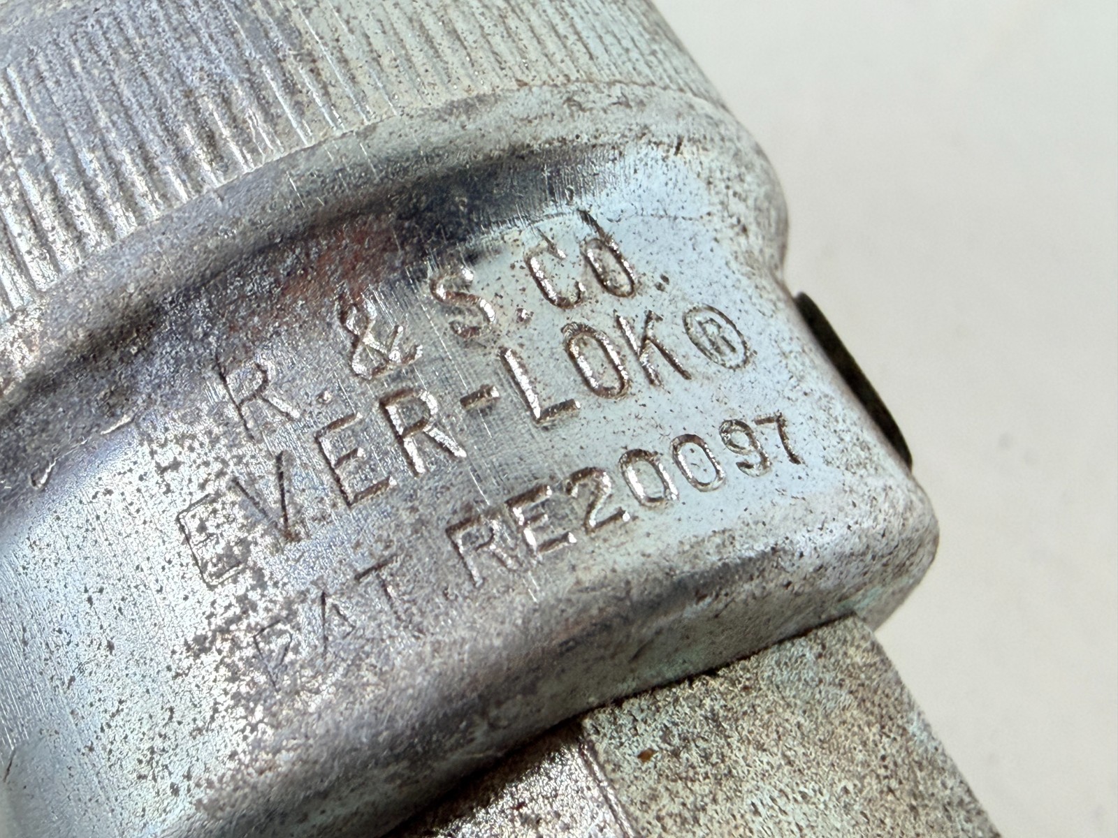 Thomas & Betts 8683CTN Ever-Lok Connector (45)