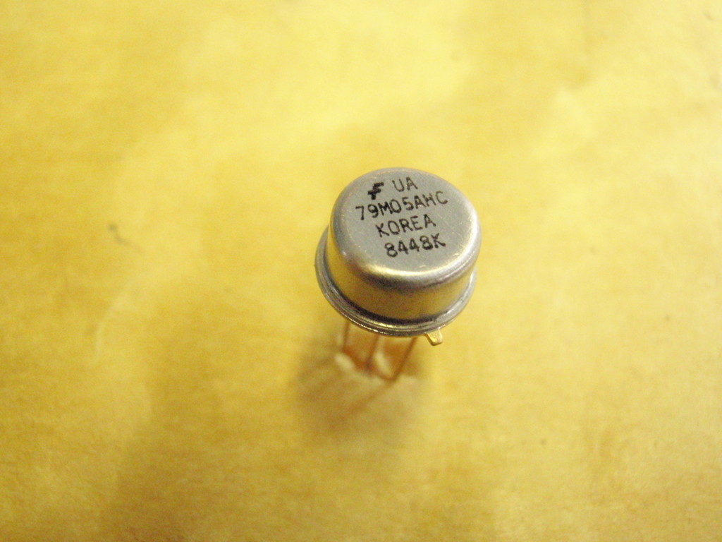 IC BAUSTEIN 79M05AHC u.ä. negativ Spg.R. TO 19683-159