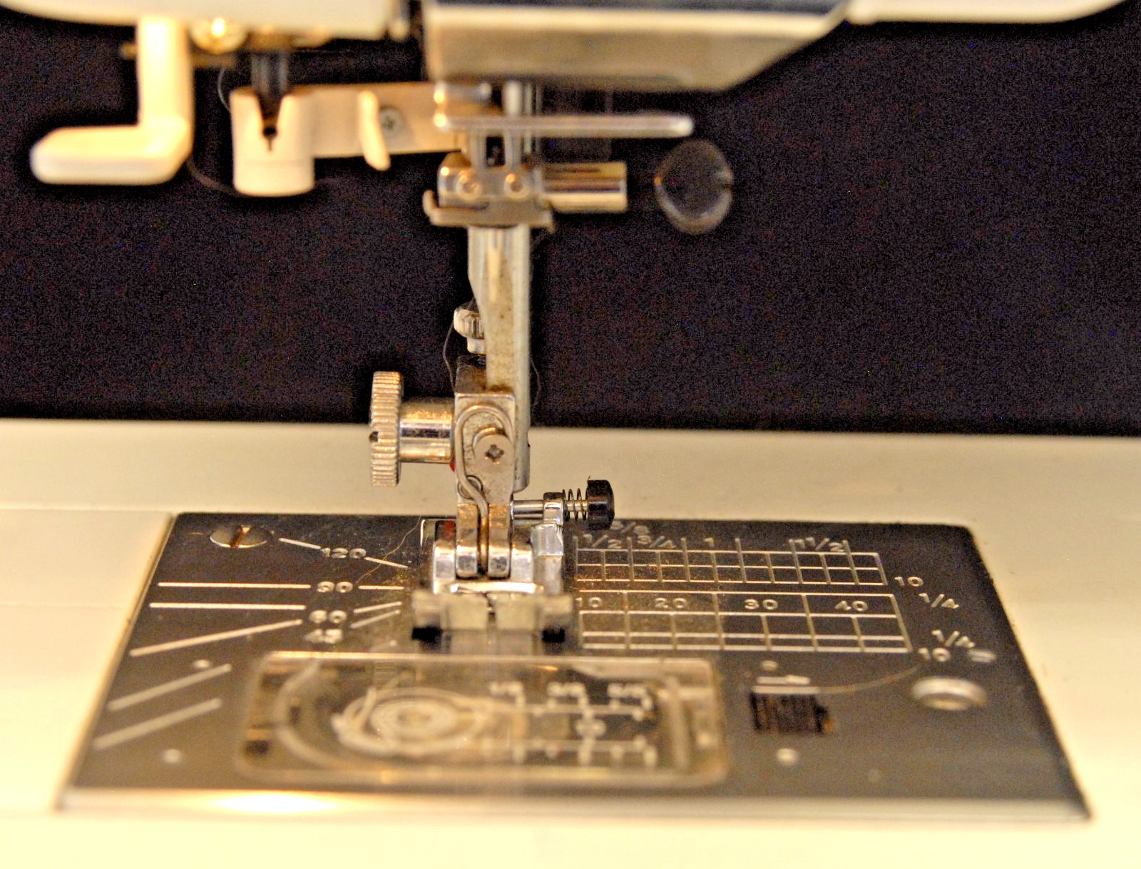 JANOME MEMORY CRAFT MC6500 COMPUTER SEWING MACHINE W/ CONTROLLER PEDAL WORKS