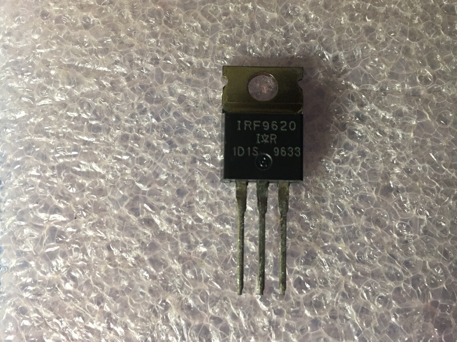IRF9620 TRANSISTOR POWER FIELD EFFECT 1-ELE PCH 200V 1.5Ohm 2.5A (LOT OF 5)