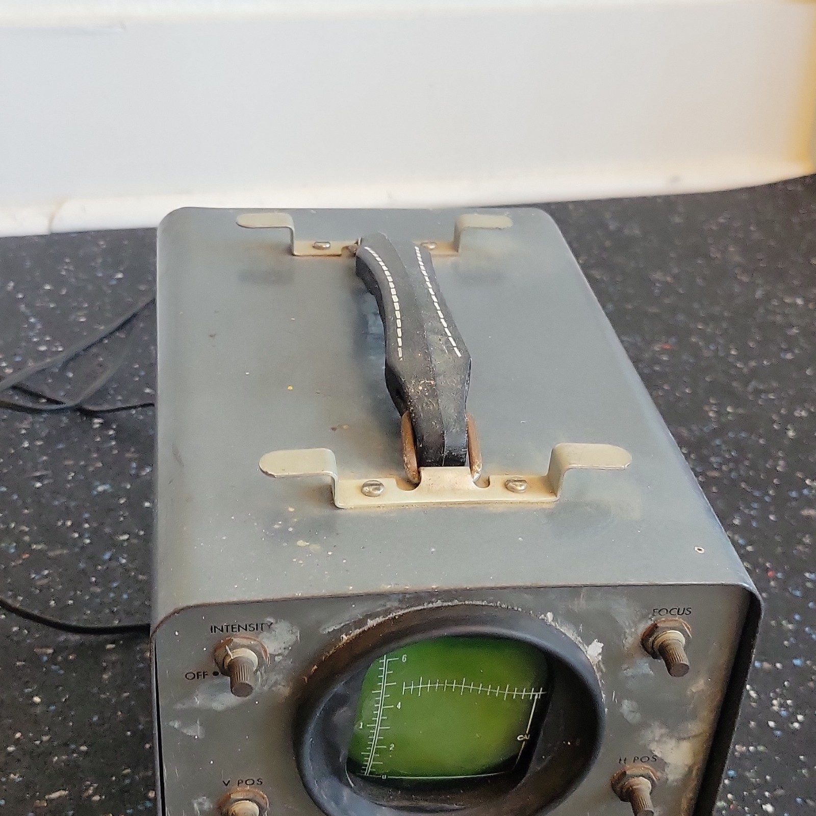 Vintage Oscilloscope WO33A RCA Pilot Light Turns On Untested