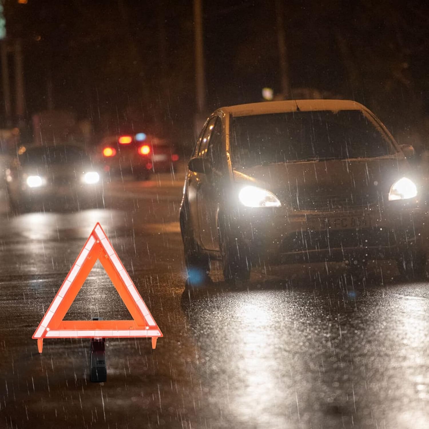 Portable 3-Pack Safety Reflective Triangles - Essential Roadside Emergency Gear
