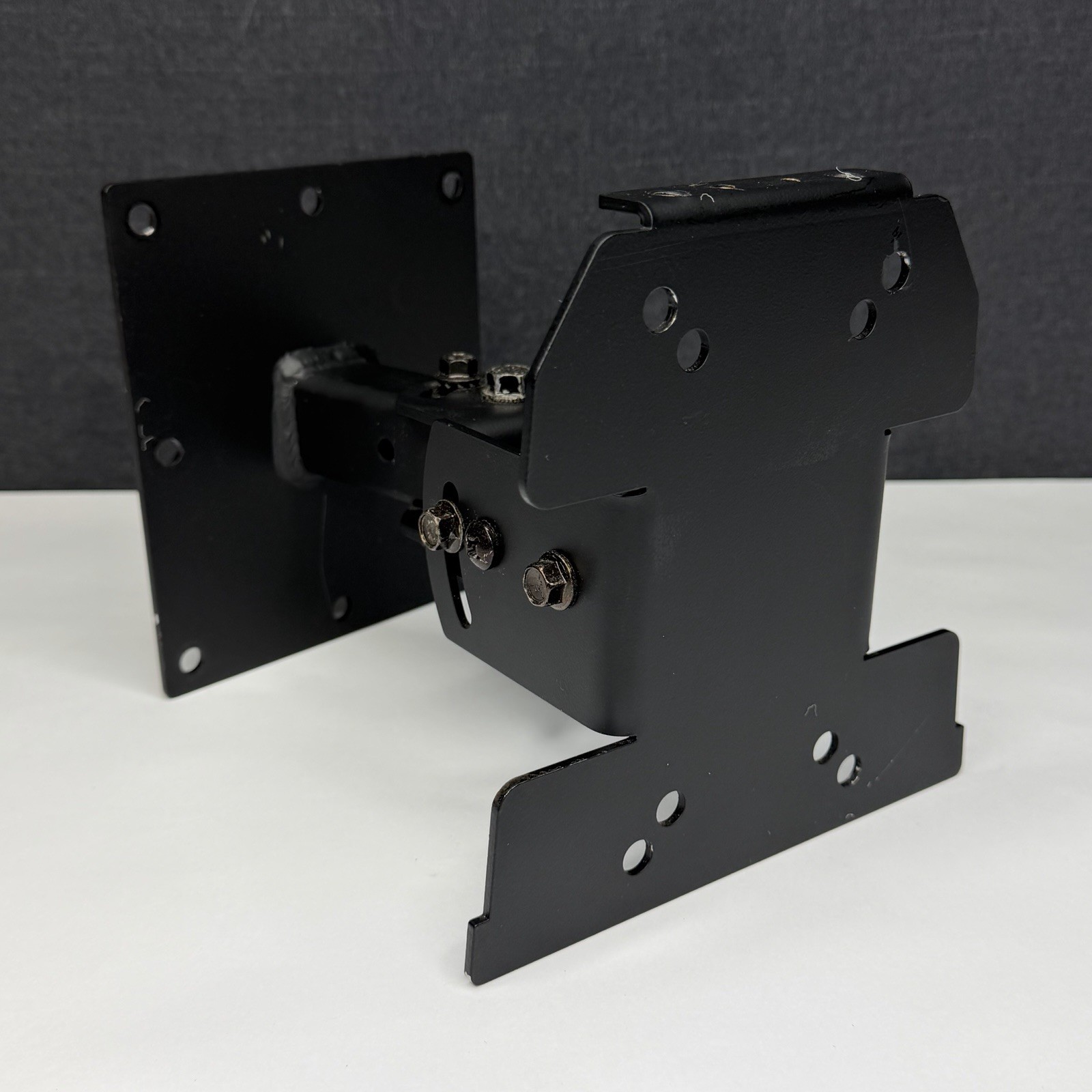 (1) JBL Mounting Bracket for 8330 Speaker (M60-SUR-90X40QM) - No Screws