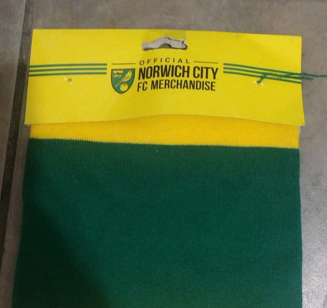 Norwich City FC Football Club Knit Winter Bar Scarf Green Yellow