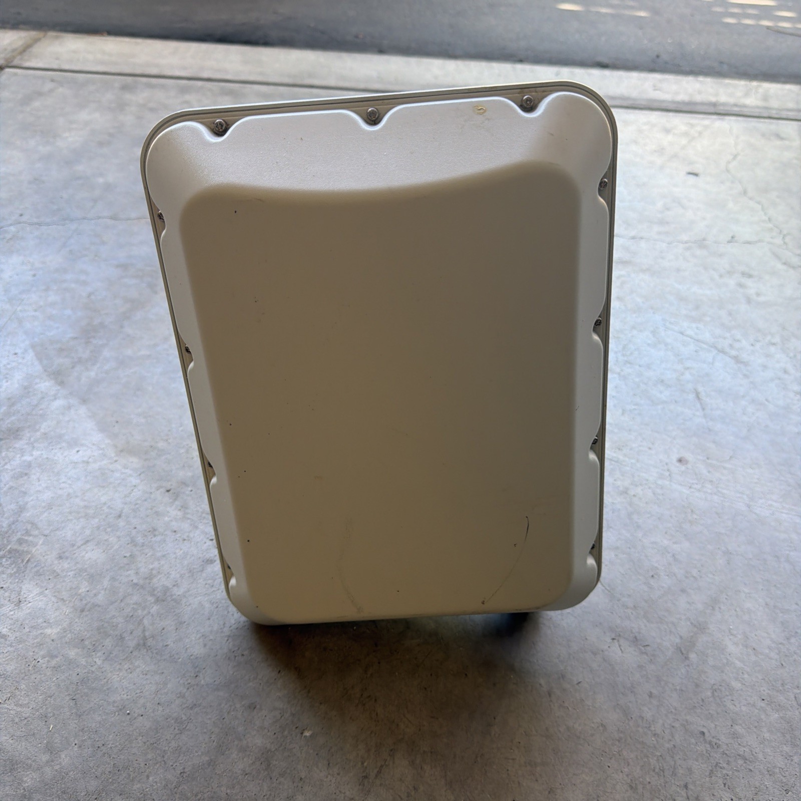 Ruckus UNLEASHED T710 Outdoor 802.11ac Wave 2 4x4:4 Wi-Fi Access Point