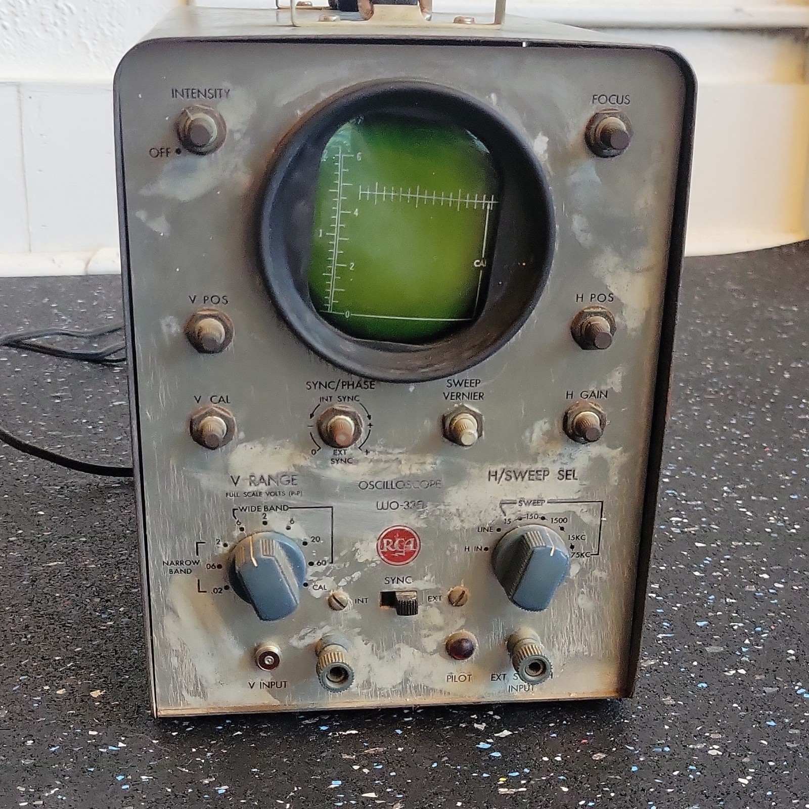 Vintage Oscilloscope WO33A RCA Pilot Light Turns On Untested