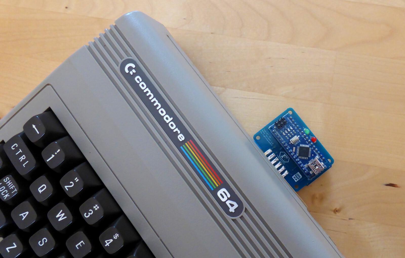 Commodore 64/128 TapeCart SD + Mikro SD Karte mit Software