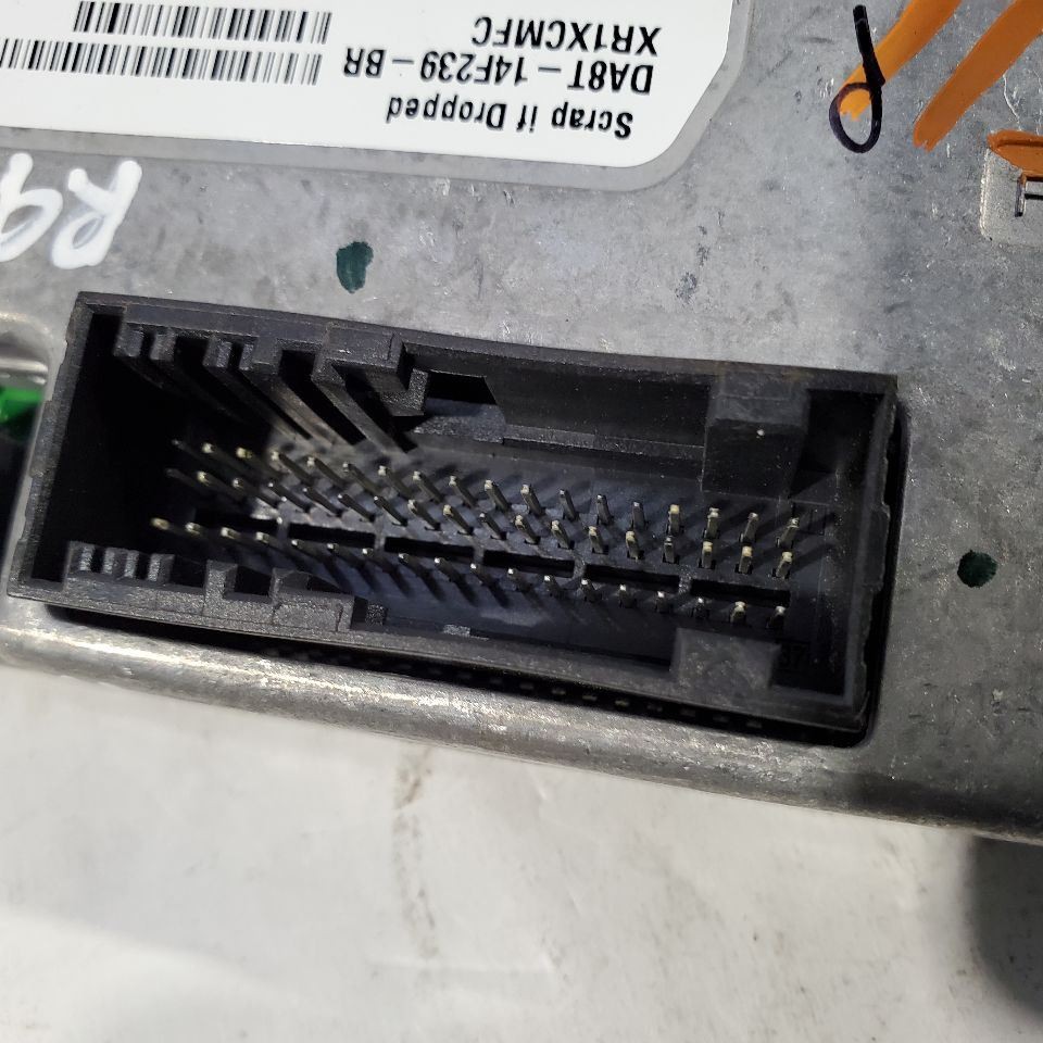 2015 Ford Flex OEM Sync 2 Control Module DA8T-14F239-BR