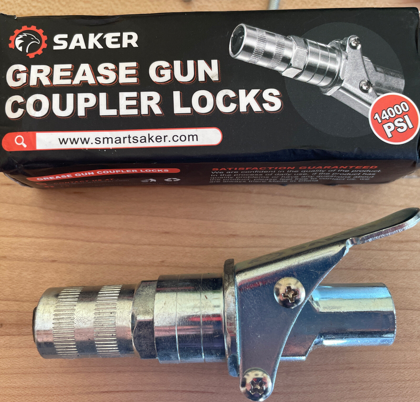 Saker Grease Gun Coupler Locks 14000 PSI Open Box New Never Been Used