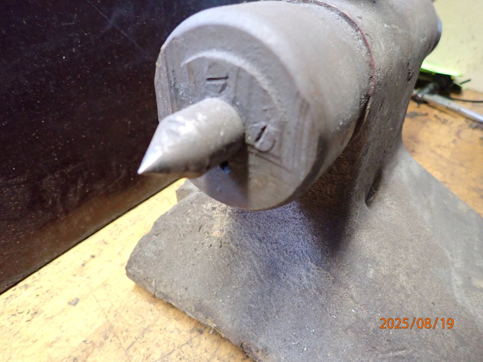 OLDER BENCH CENTER OR GRINDER GRINDING TAILSTOCK ASSEMBLY