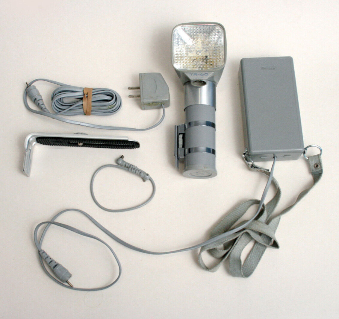 Minicam Twinklite Electronic Flash Kit with Accessories Japan - UNTESTED
