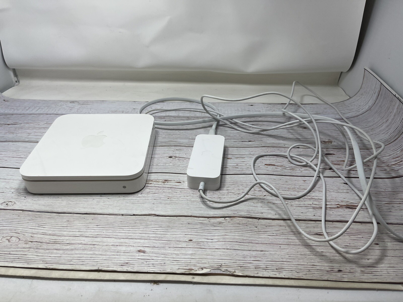 Apple Airport Extreme  WiFi Router