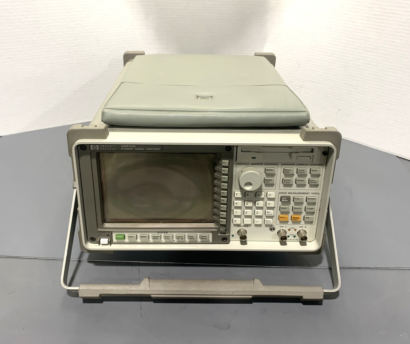HP Hewlett Packard Dynamic Signal Analyzer MPN/35670A 100-240VAC Tested
