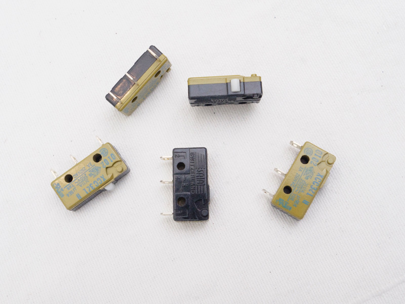 1X Saia-Burgess XCC3Z1 Basic / Snap Action Switches Sub-miniature micro Switch