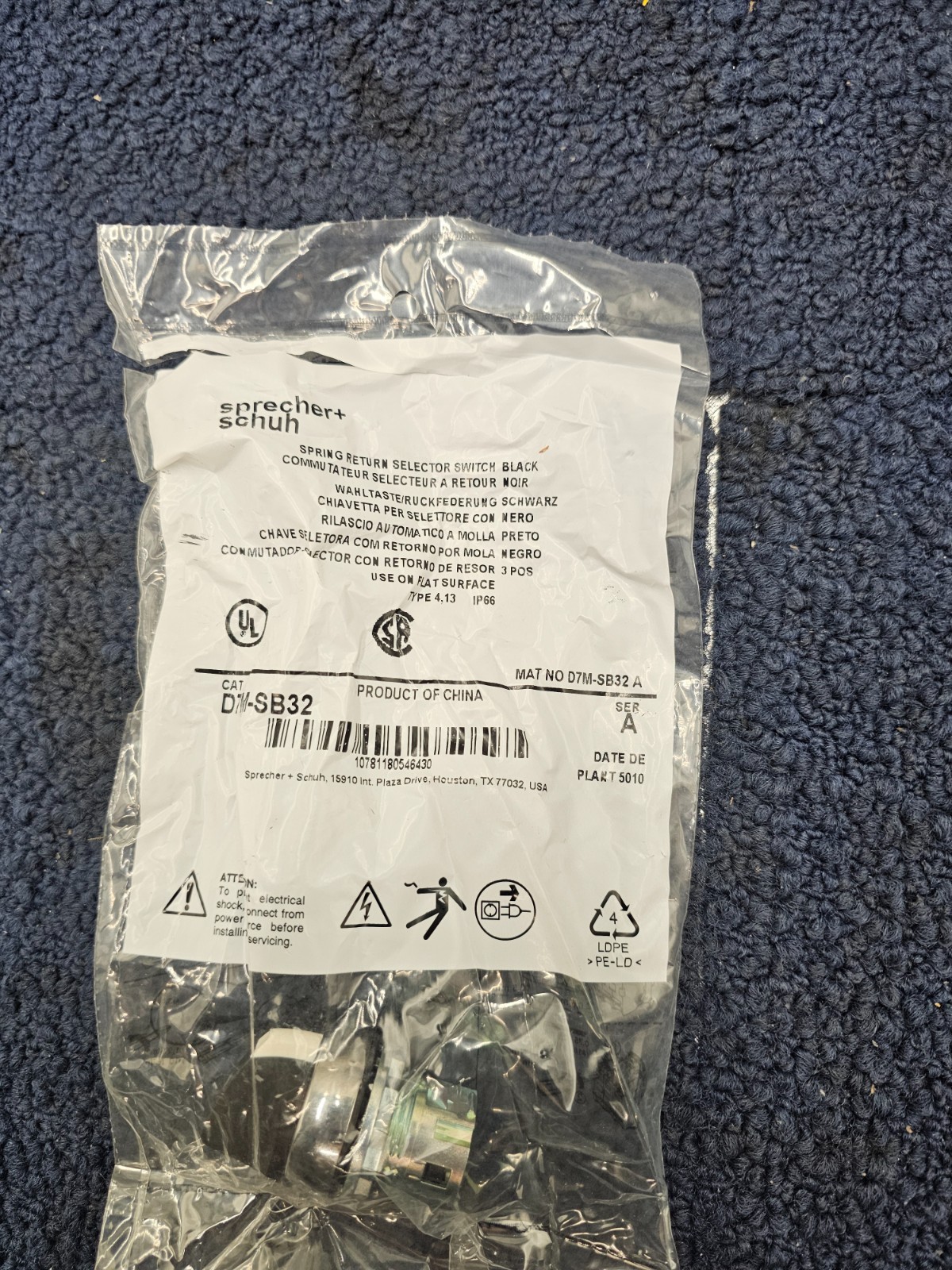 Sprecher & Schuh D7M-SB32 Spring Return Selector Switch Black Replacement