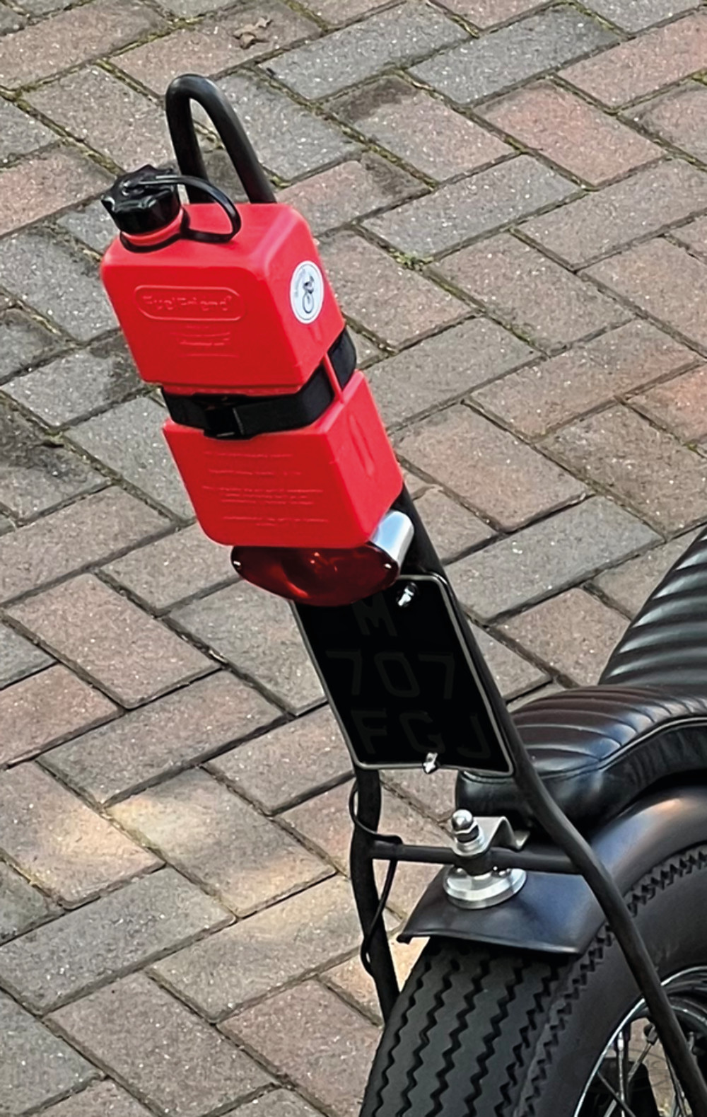 FuelFriend Fuel Canister Red 1 Litre 12.5x6.5x20.5cm